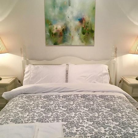 Beautiful 1Br Apartment In Historic St Aubin House ภายนอก รูปภาพ