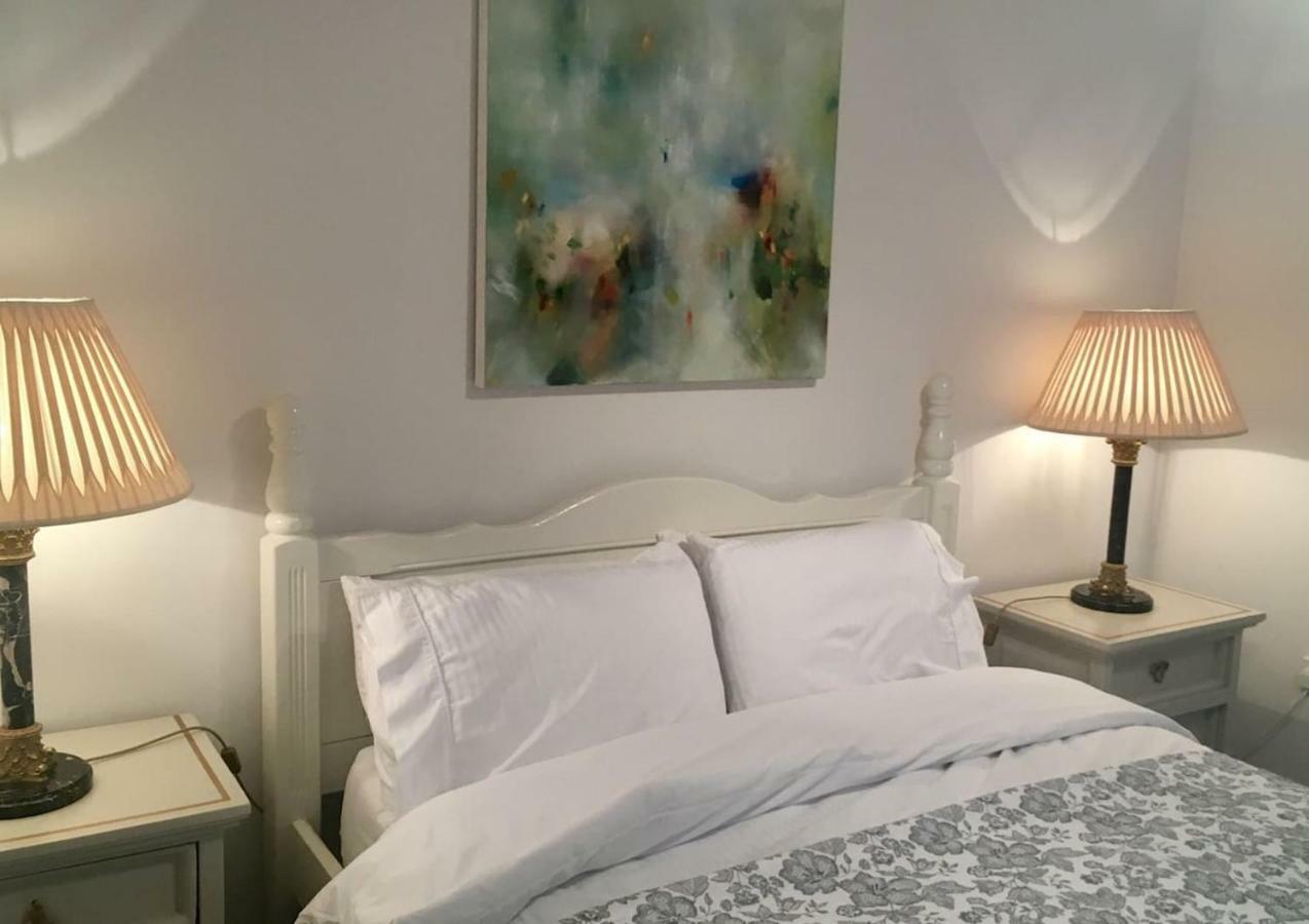 Beautiful 1Br Apartment In Historic St Aubin House ภายนอก รูปภาพ