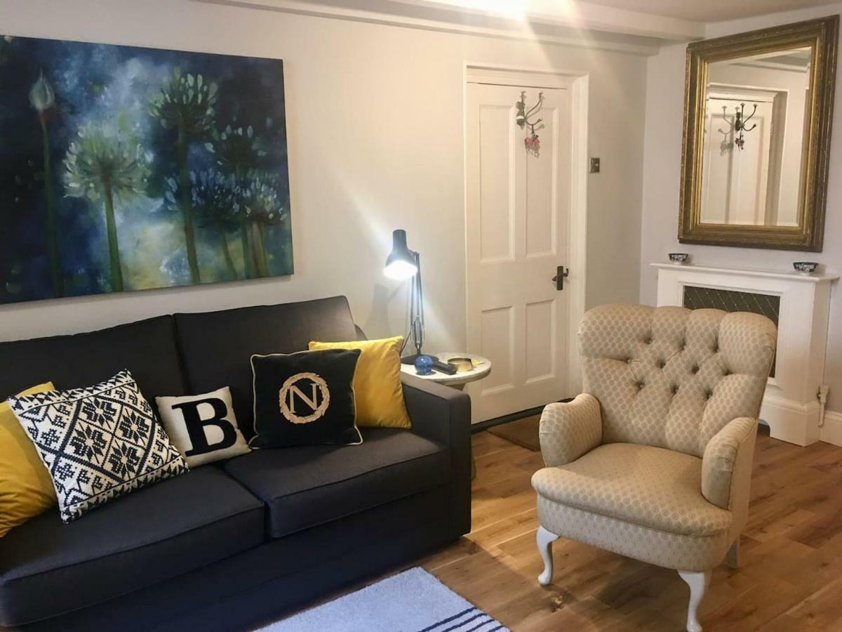 Beautiful 1Br Apartment In Historic St Aubin House ภายนอก รูปภาพ