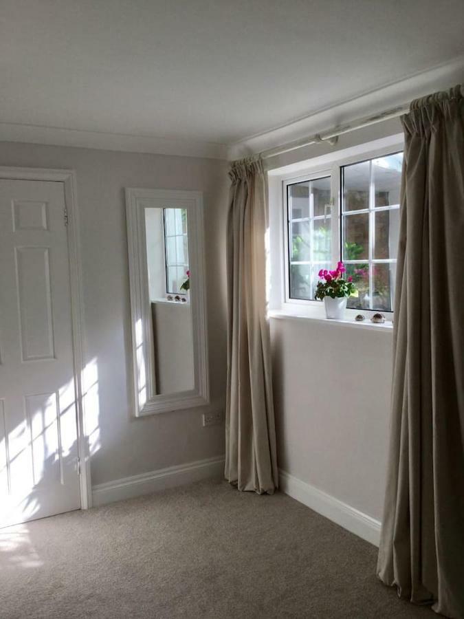 Beautiful 1Br Apartment In Historic St Aubin House ภายนอก รูปภาพ