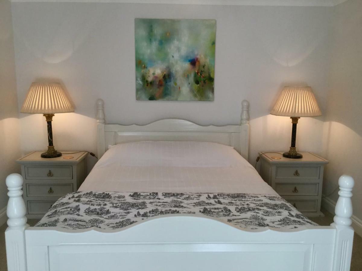 Beautiful 1Br Apartment In Historic St Aubin House ภายนอก รูปภาพ
