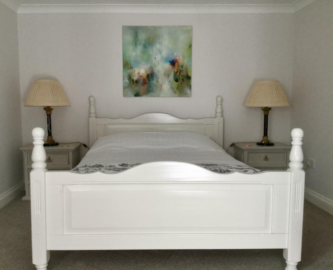 Beautiful 1Br Apartment In Historic St Aubin House ภายนอก รูปภาพ