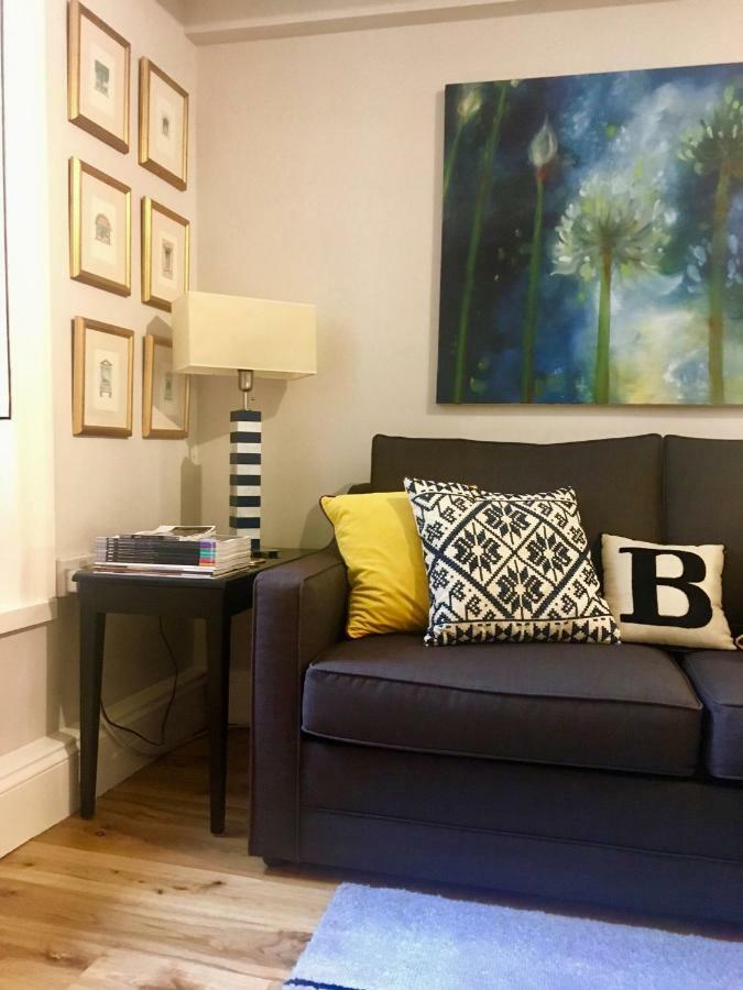 Beautiful 1Br Apartment In Historic St Aubin House ภายนอก รูปภาพ