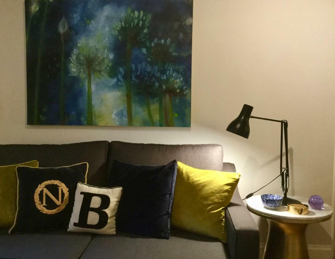 Beautiful 1Br Apartment In Historic St Aubin House ภายนอก รูปภาพ